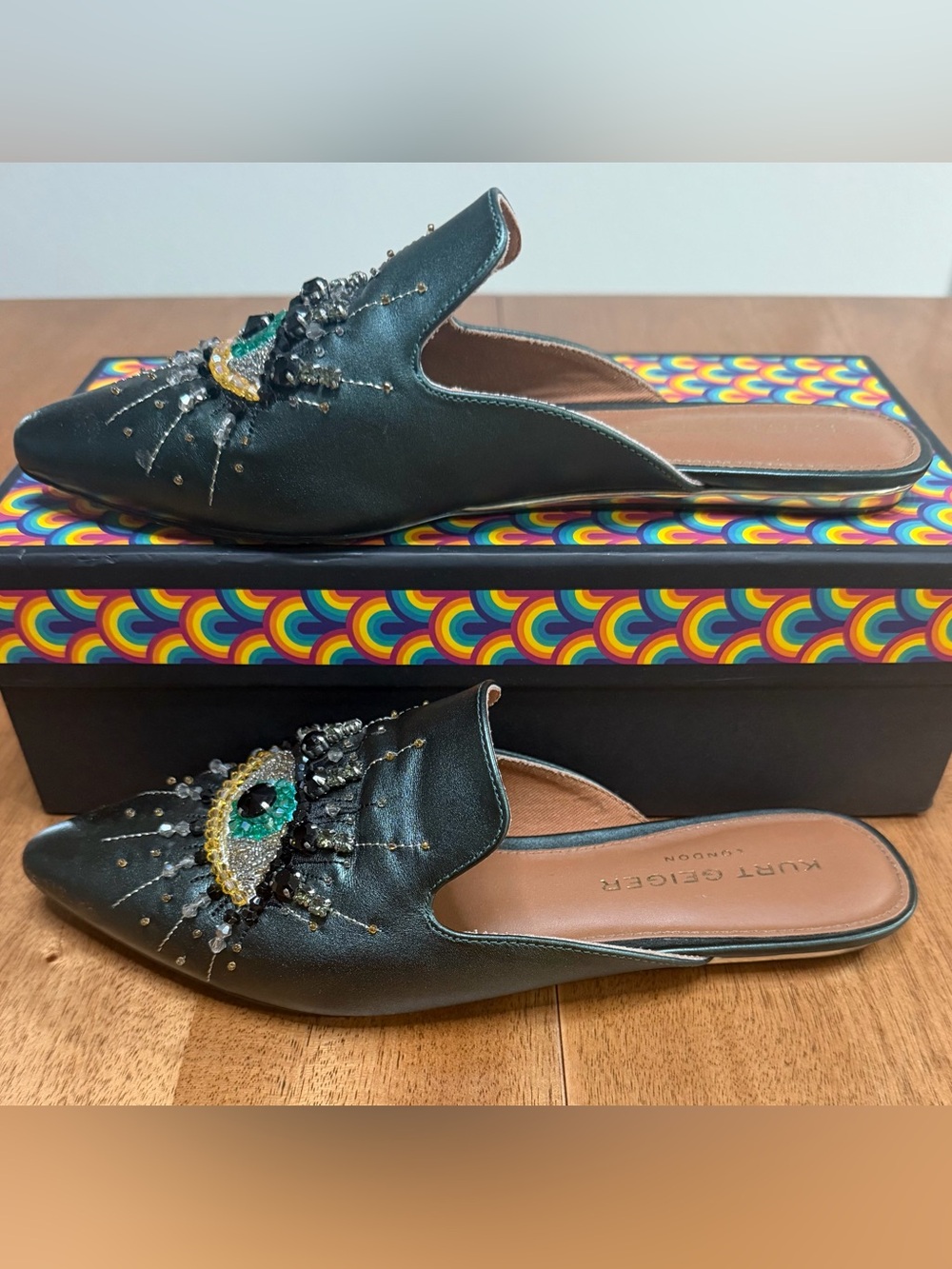 Kurt Geiger London - Green leather flat mules w/ Olive Eye | Size US 8 EUR 38.5